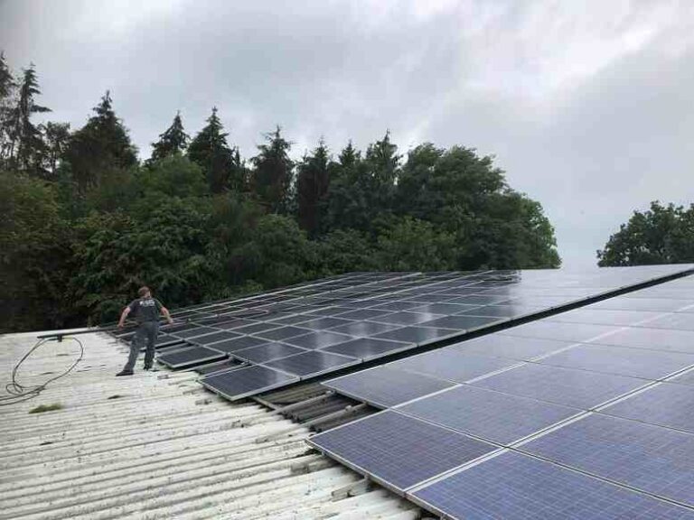 Moderne Reinigungstechnik für Photovoltaikanlagen