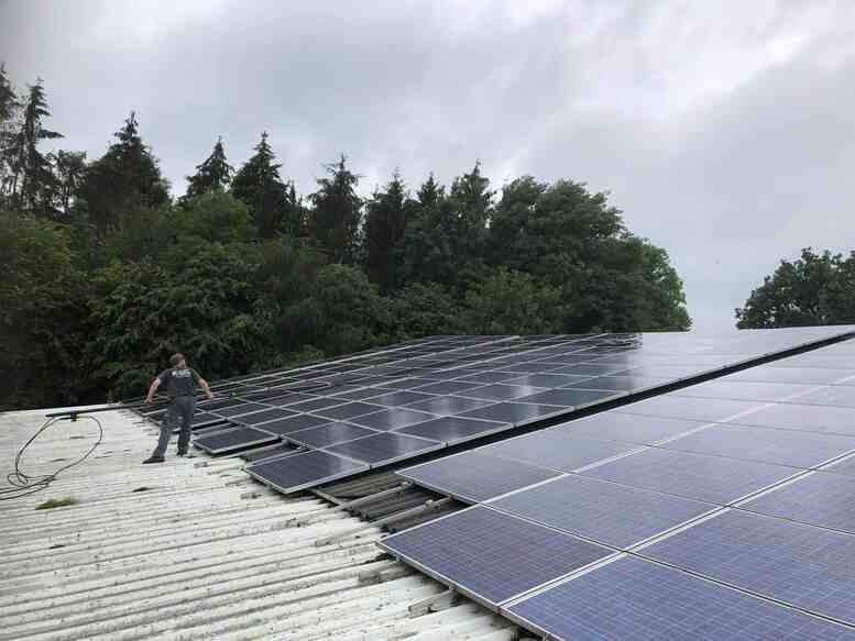 Moderne Reinigungstechnik für Photovoltaikanlagen